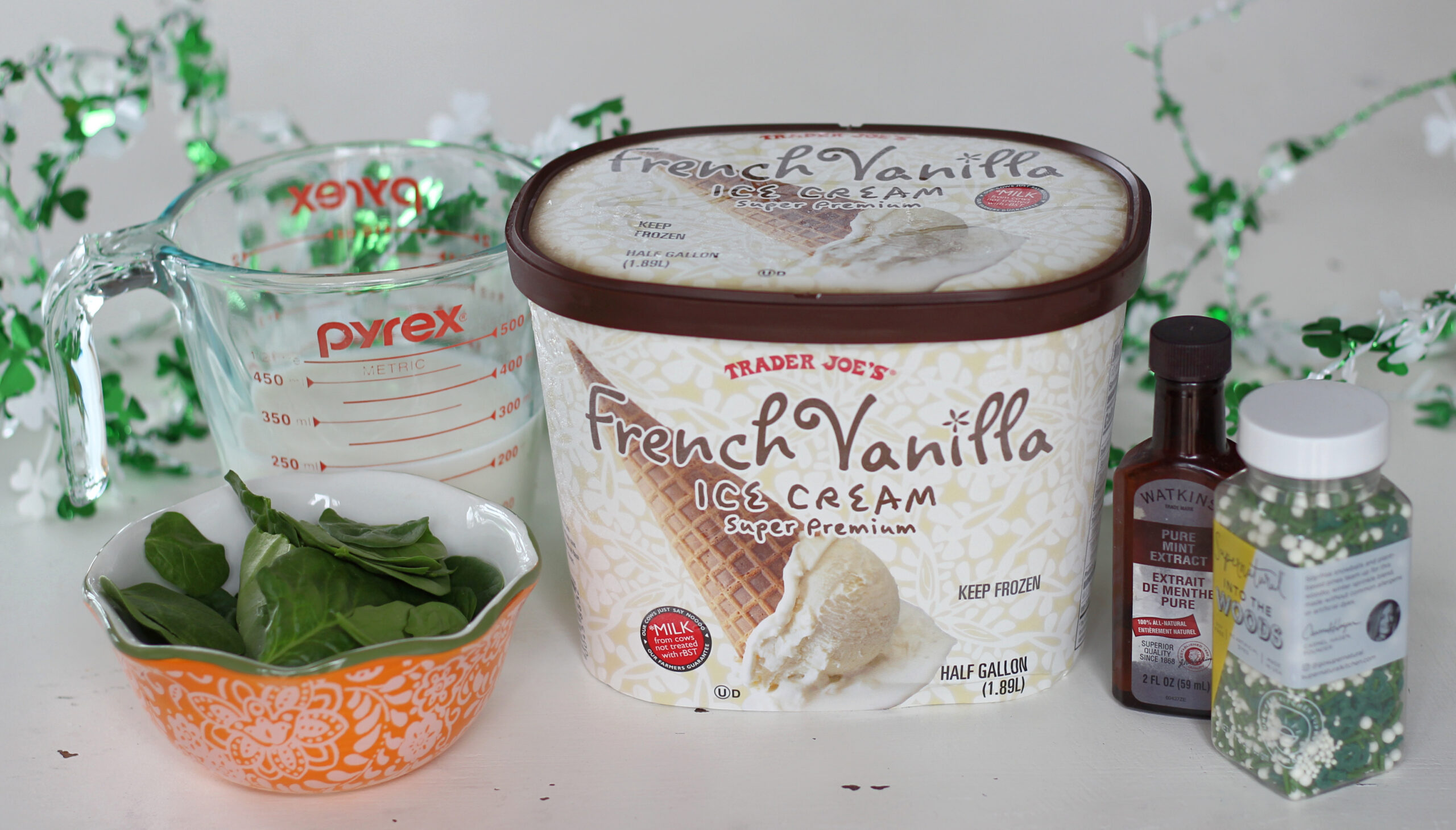 Ingredients needed to make healthier shamrock milkshake